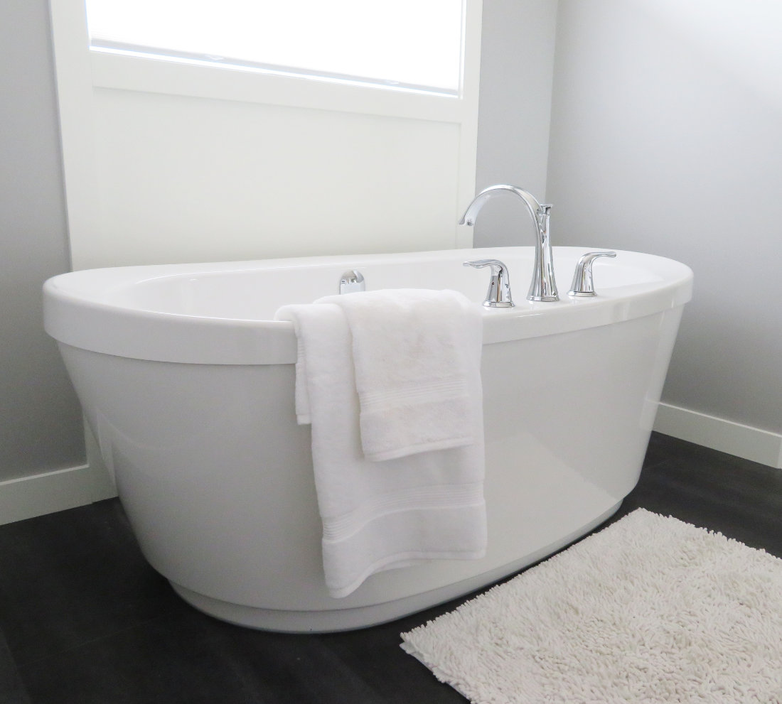 vasca da bagno piccola per ottimizzare spazio