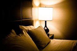 Camera da letto contemporanea - Illuminazione